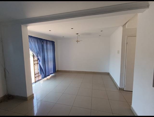 3 BEDROOM HOUSE FOR SALE IN NEWLANDS EAST